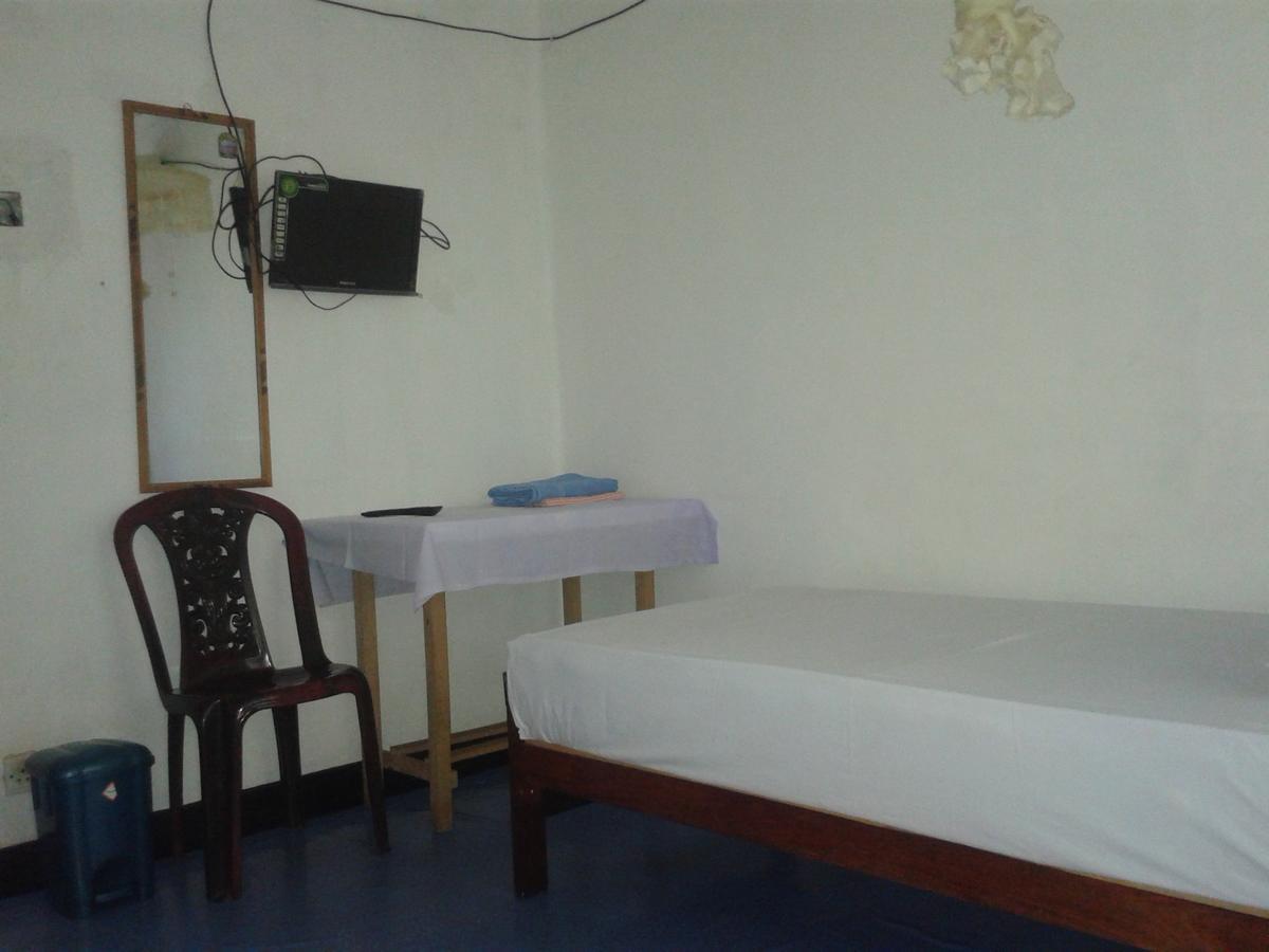Luxman Guest House Полонарува Екстериор снимка